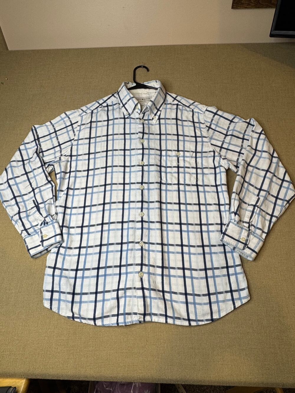 Blue Willi’s Men’s Large Plaid Button Down Shirt Blue White Long Sleeve